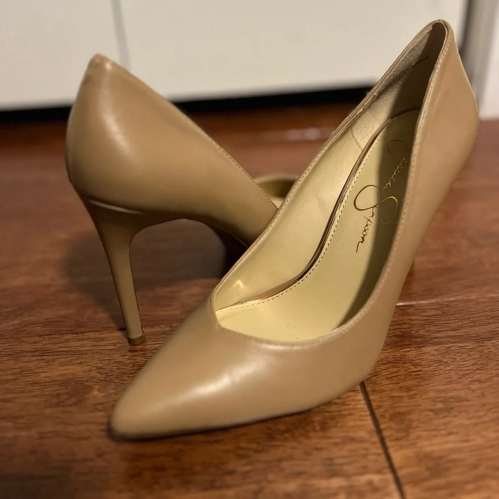 Jessica Simpson heels - Picture 1 of 3
